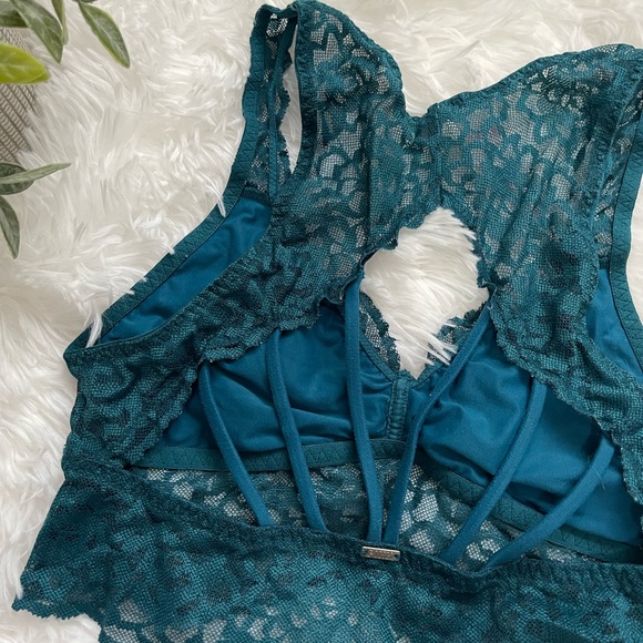 PINK Victoria’s Secret Lace Teal Green Strappy-Back Bralette - Picture 9 of 9
